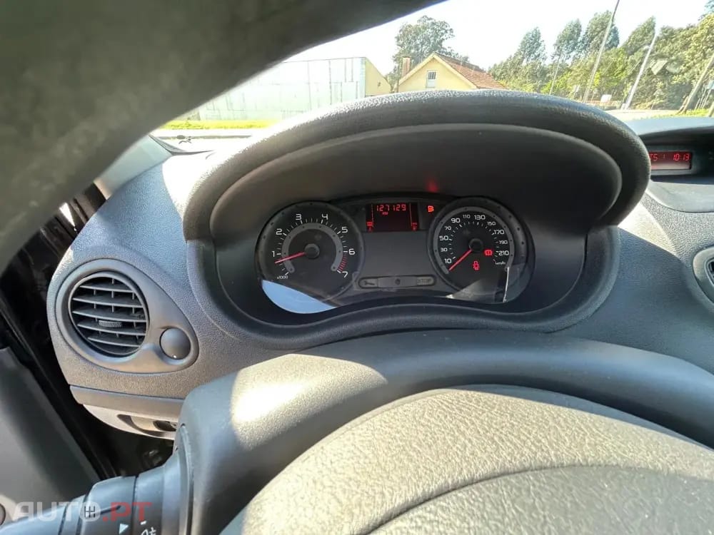 Renault Clio 1.2 16V Confort