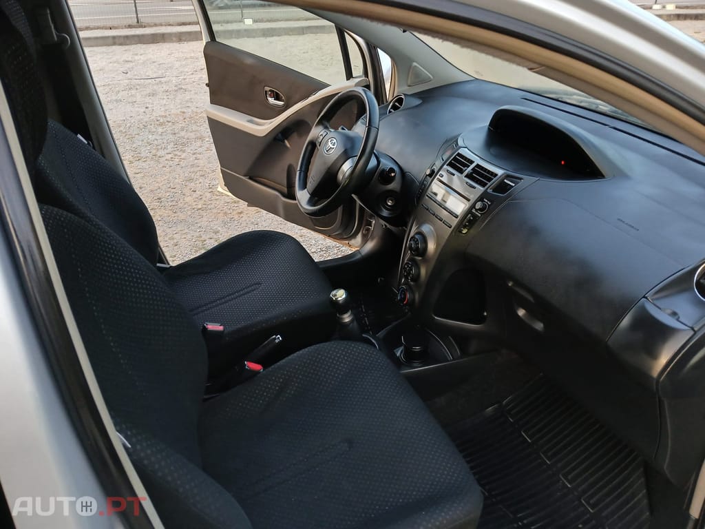Toyota Yaris 1.0 VVT-I