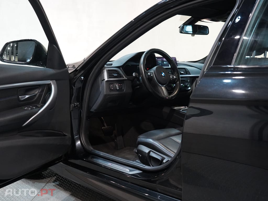 BMW 318 i Touring Pack M Auto
