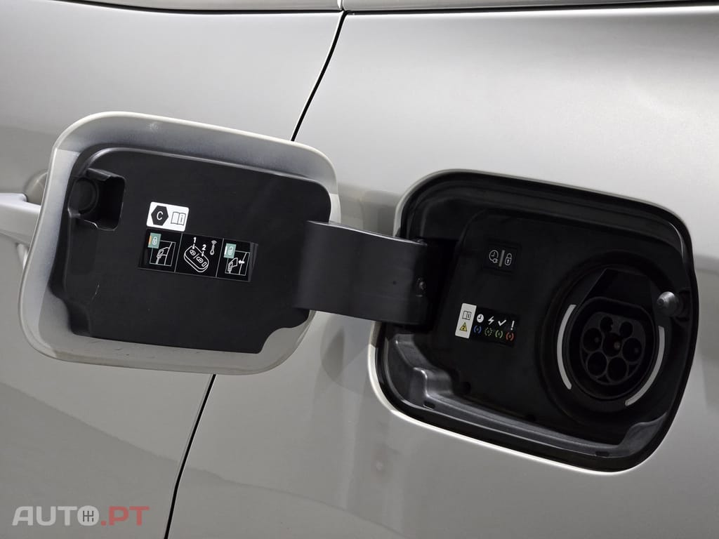 DS DS7 Crossback E-Tense Performance Line EAT8