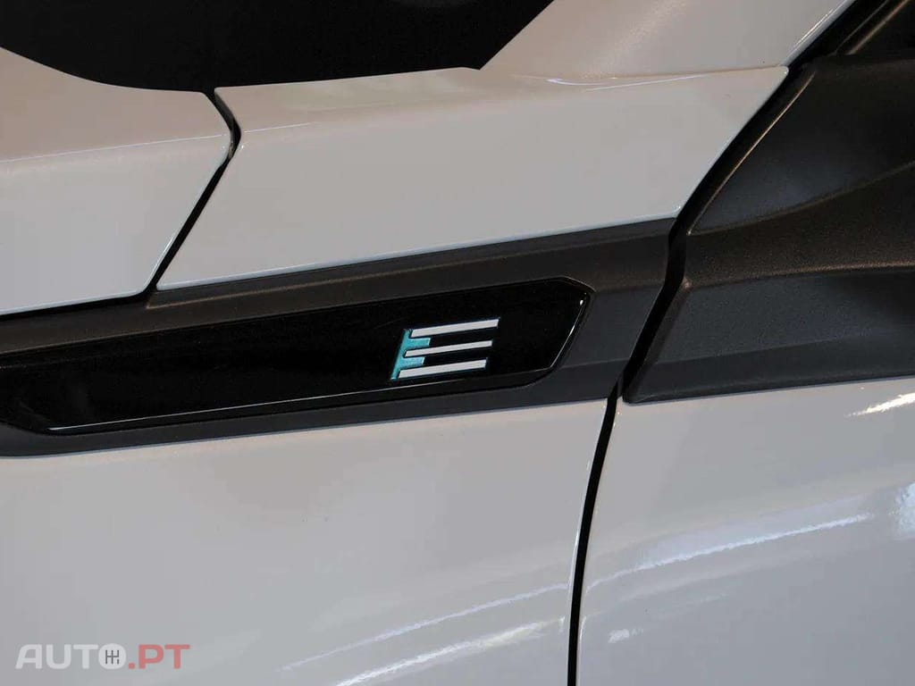 Peugeot E-2008 50 kWh Allure Pack