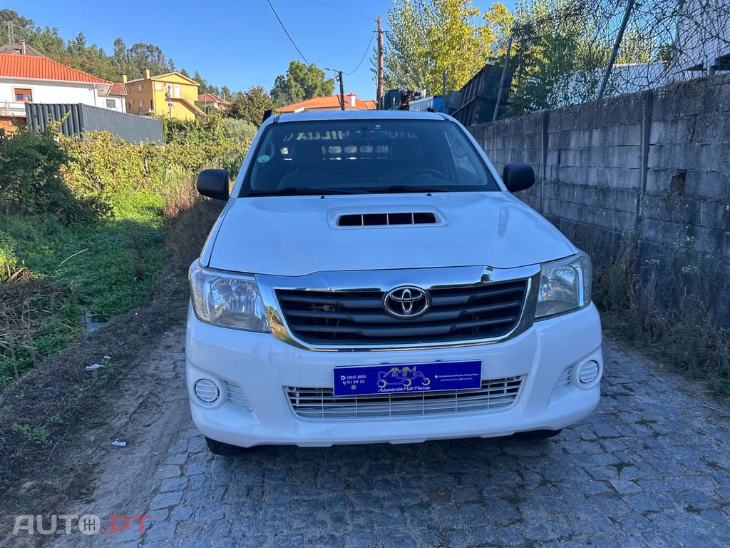 Toyota Hilux X-Cab 4x4 2.5D-4D 144cv