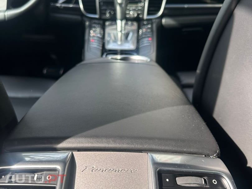 Porsche Panamera Platinum Edition