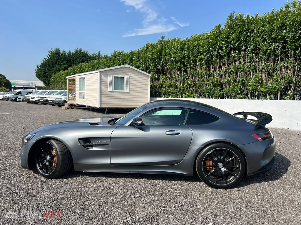 Mercedes-Benz AMG GT R