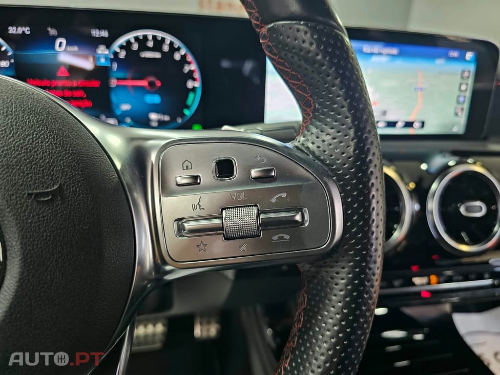 Mercedes-Benz A 250 e AMG Line