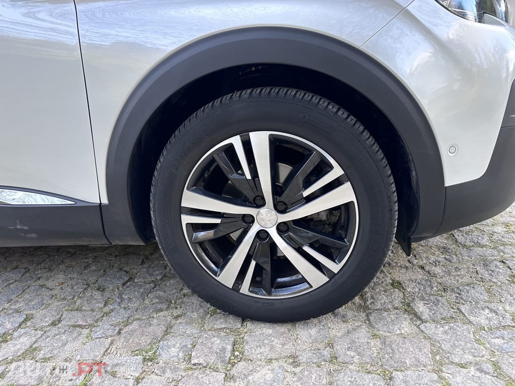 Peugeot 3008 1.2 PureTech Allure EAT8