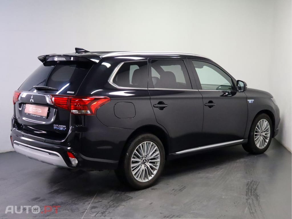 Mitsubishi Outlander 2.4 Mivec PHEV Instyle