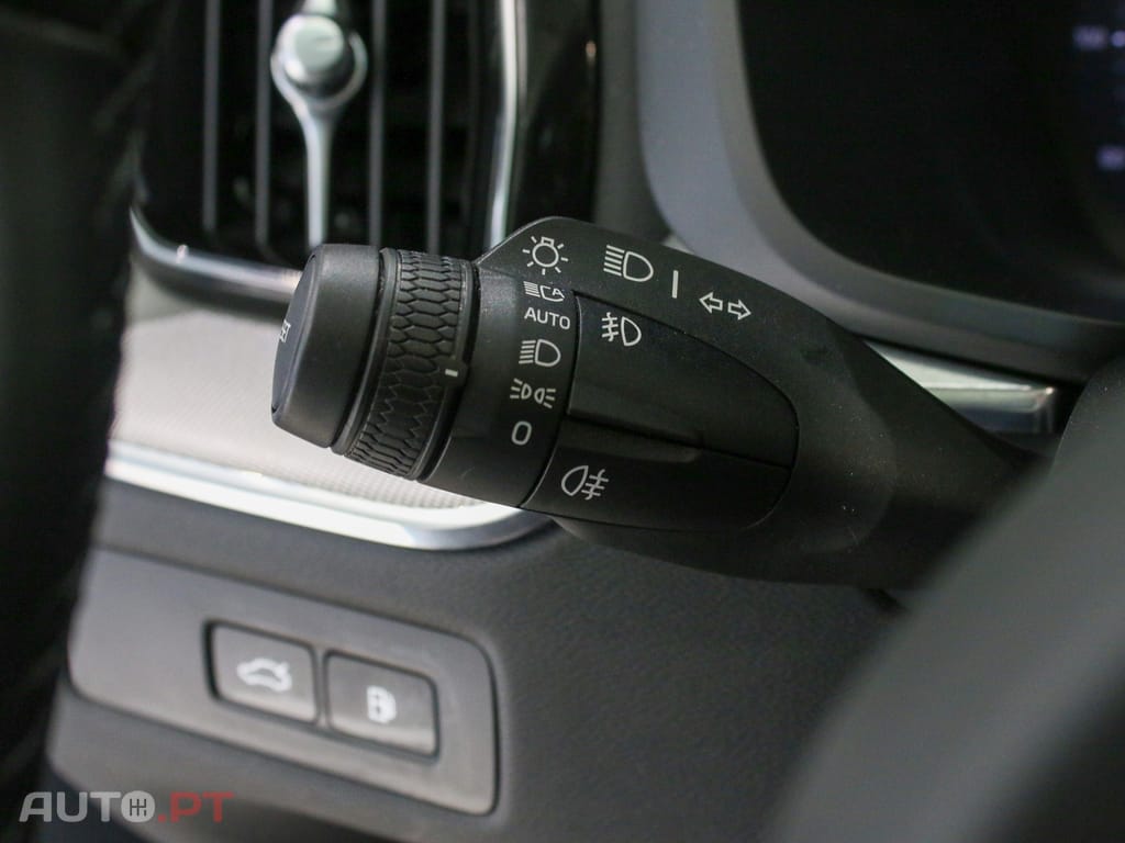 Volvo XC60 2.0 T6 PHEV Black Edition AWD
