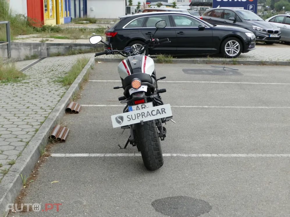 Yamaha XSR 700 Tribute