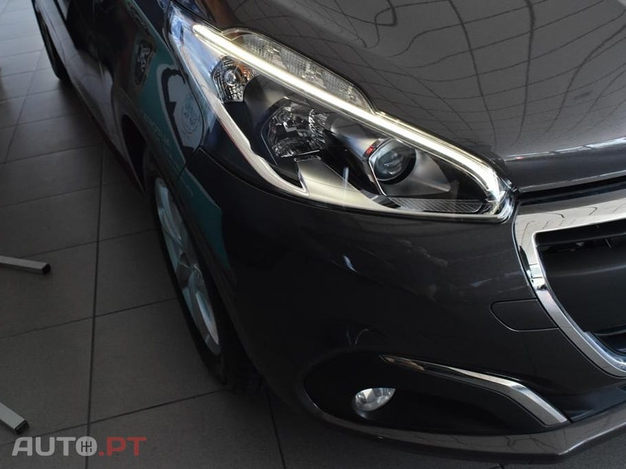 Peugeot 208 1.5 BlueHDi Signature