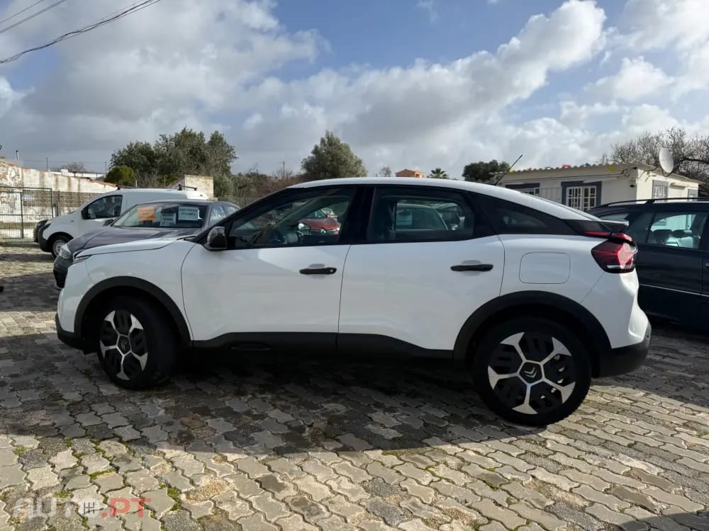 Citroen C4 Outro