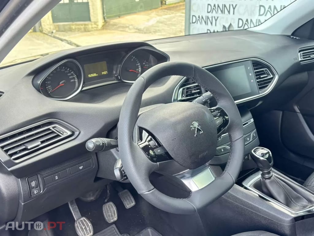 Peugeot 308 SW 1.5 BlueHDi Allure — fotografia 7
