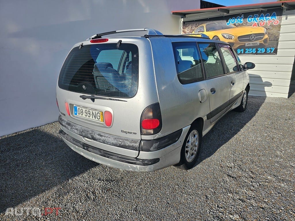 Renault Grand Espace RT 2.2 dT