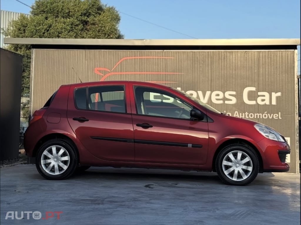 Renault Clio 1.2 16V Confort Authentique