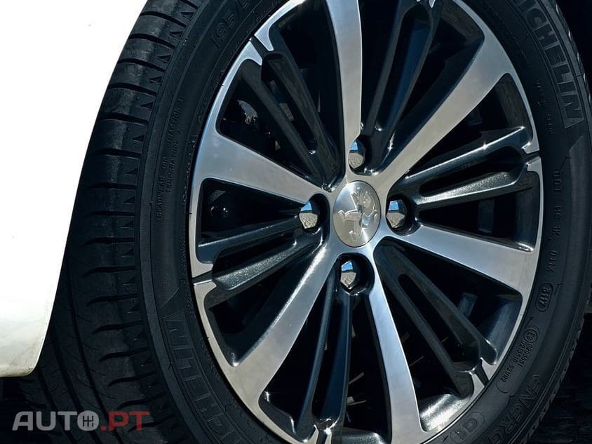 Peugeot 208 1.2 PureTech Allure
