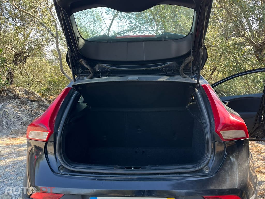 Volvo V40 Cross Country cross country