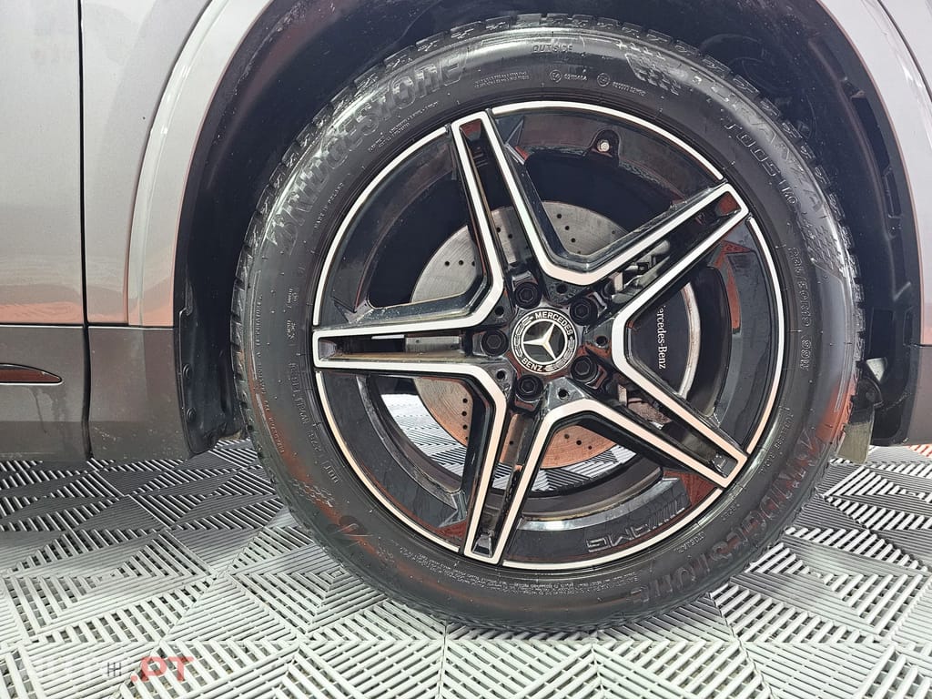 Mercedes-Benz GLA 180 d AMG Line