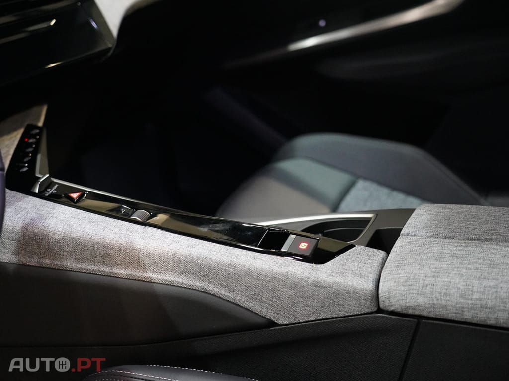 Peugeot 3008 1.2 Hybrid Allure e-DCS6