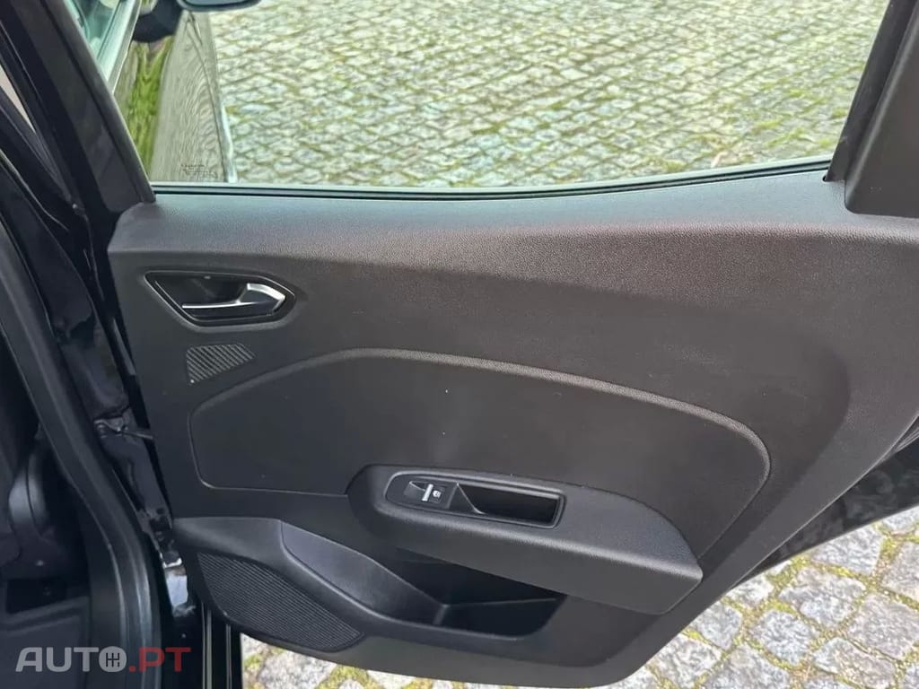 Renault Clio 1.6 E-Tech Intens