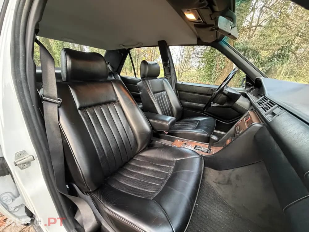 Mercedes-Benz 260 260 E