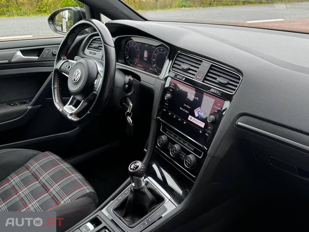 Volkswagen Golf 2.0 TSI  GTI Performance