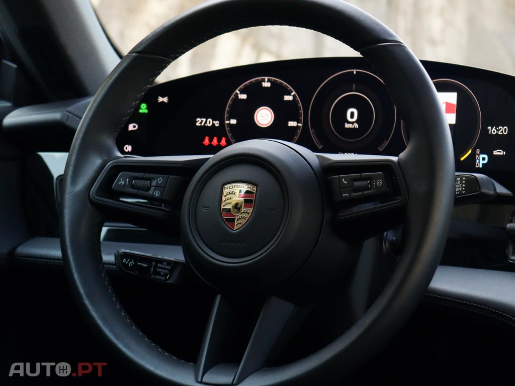 Porsche Taycan Standard