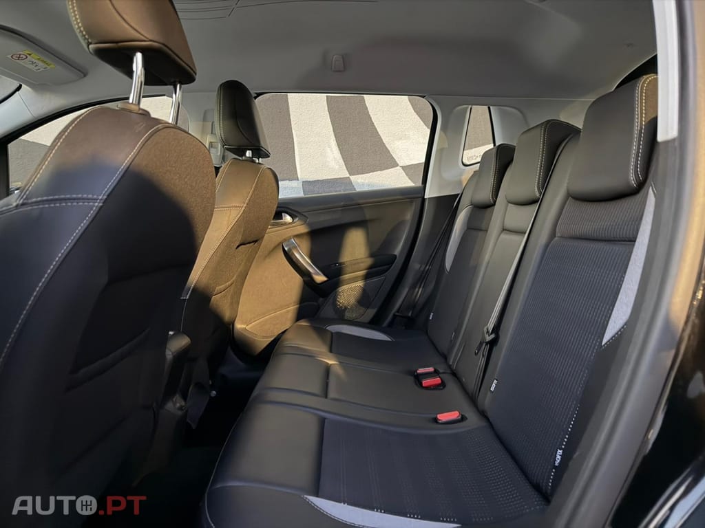 Peugeot 2008 1.2 PureTech Active