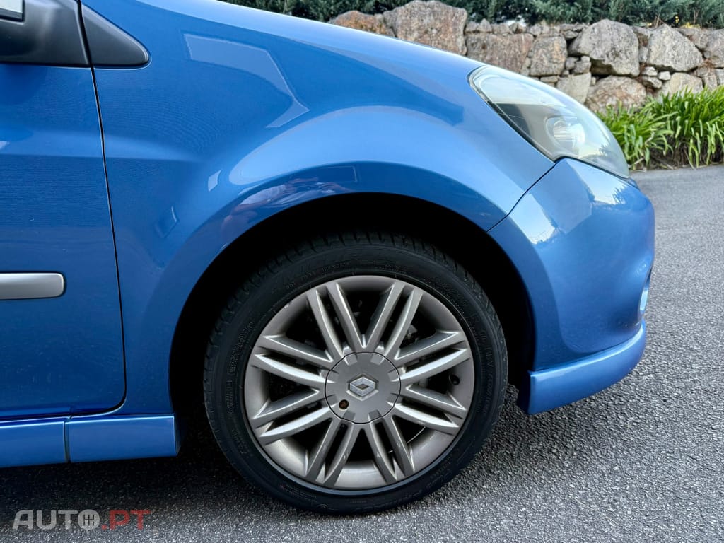 Renault Clio 1.6 16V 130 GT