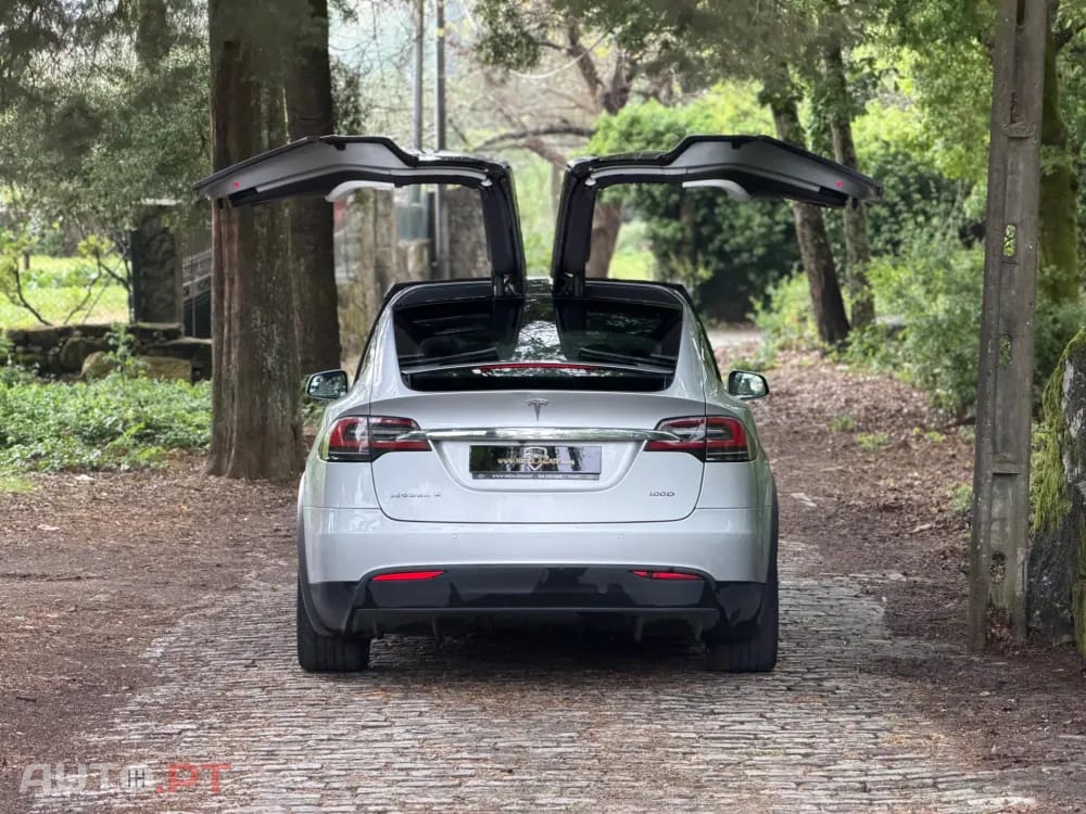 Tesla Model X 100D