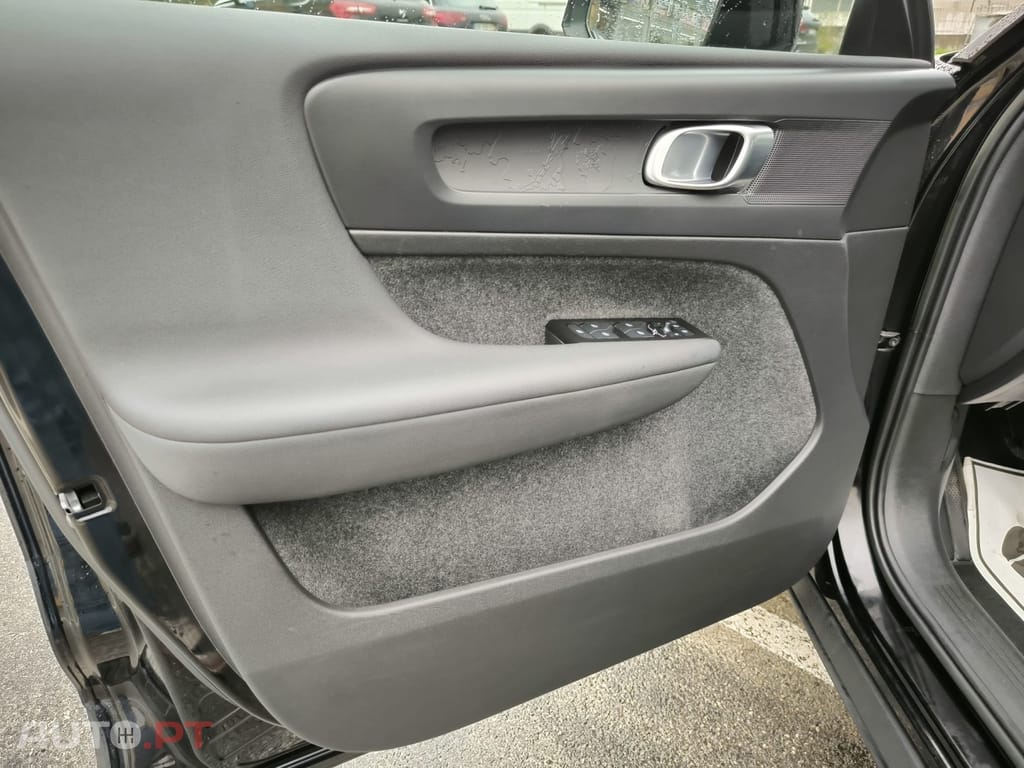 Volvo XC40 1.5 T2 Momentum Core