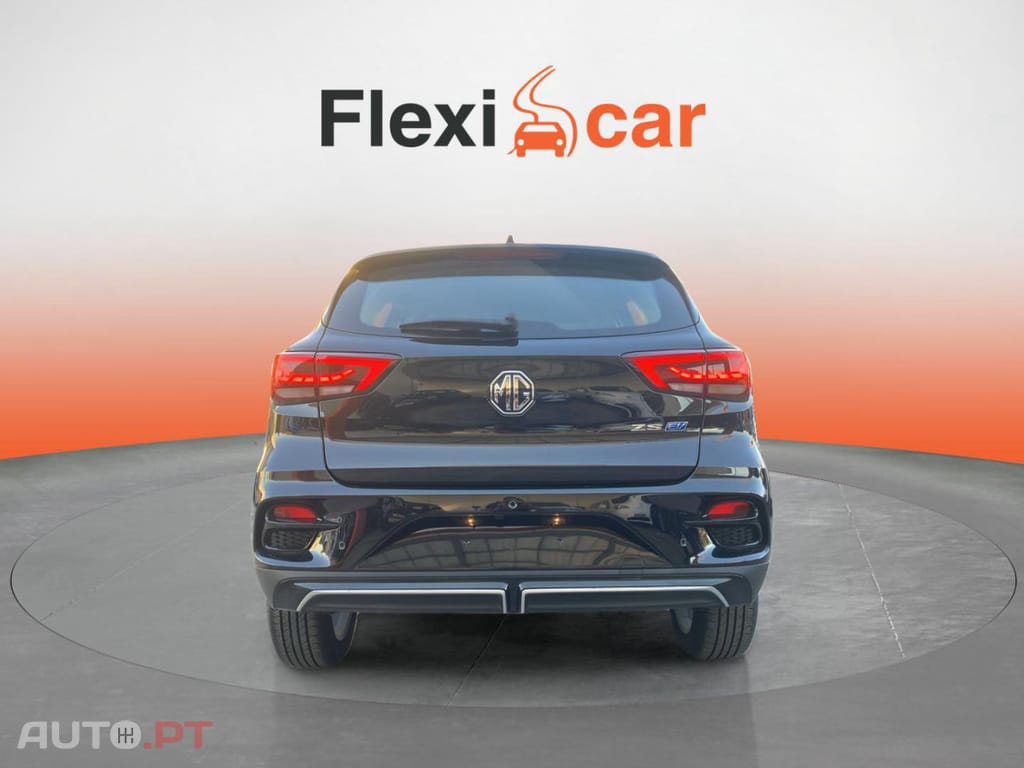 MG ZS EV 72.6 kWh Luxury OBC 11 KW