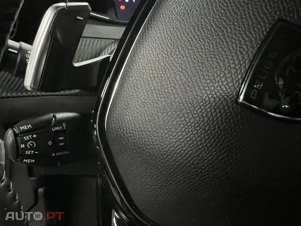 Peugeot 2008 1.2 Hybrid Allure e-DCS6