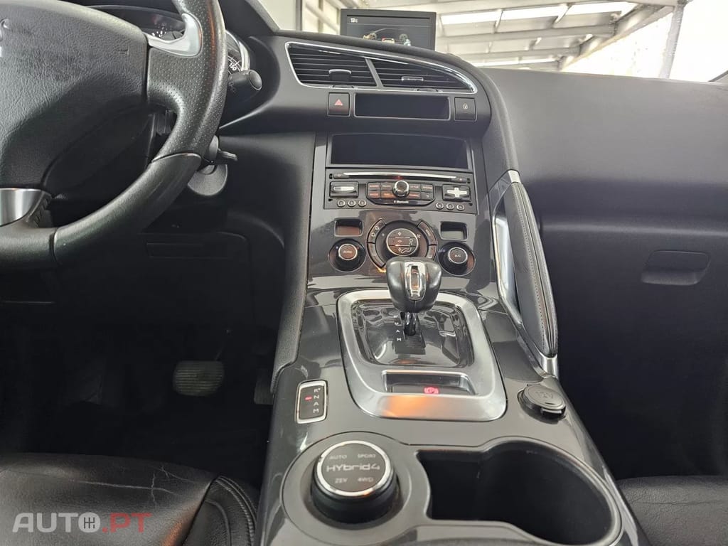 Peugeot 3008 2.0 HDi Hybrid4 88g