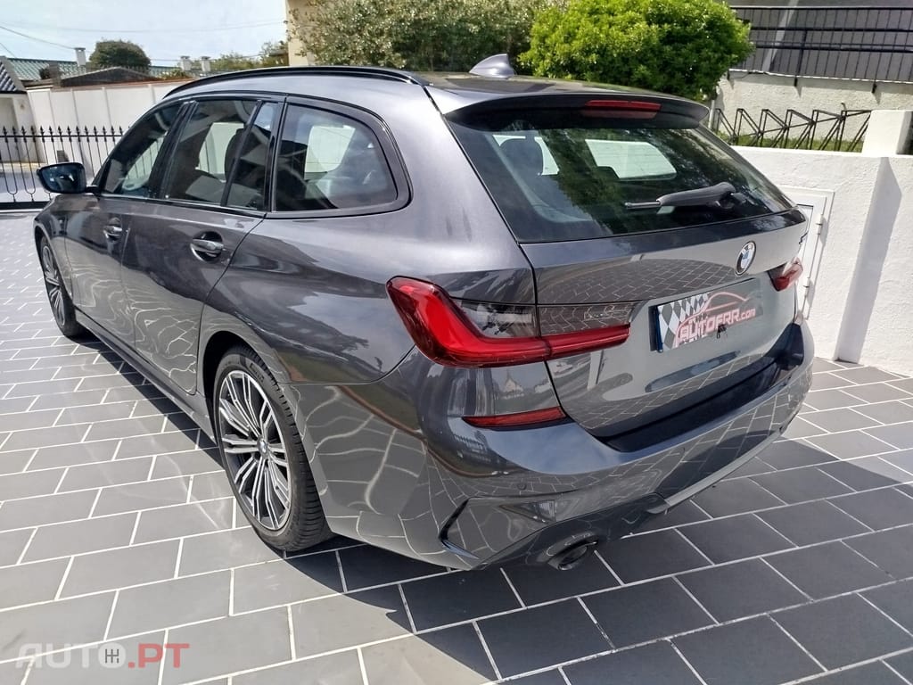 BMW 320 d Touring Pack Desportivo M Auto