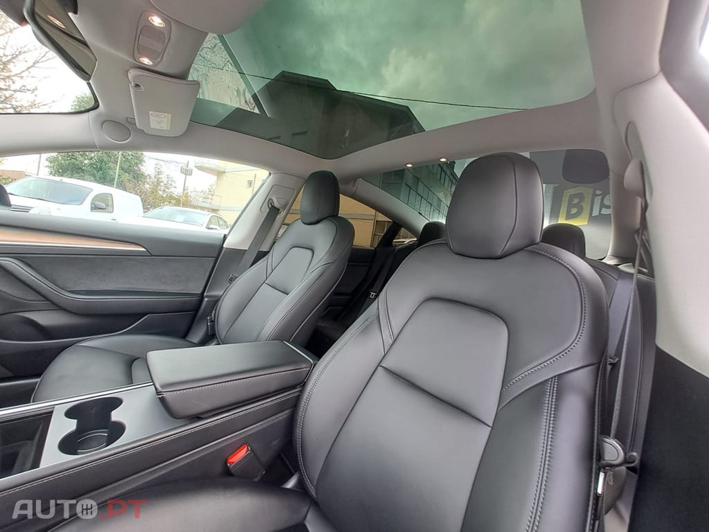 Tesla Model 3 Standard Range Plus RWD