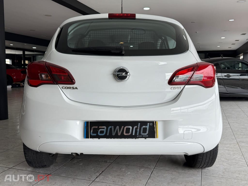 Opel Corsa Outro