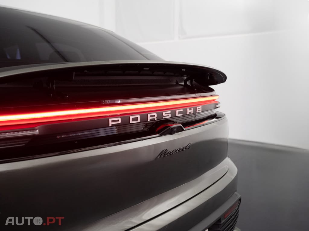 Porsche Macan Electric 4