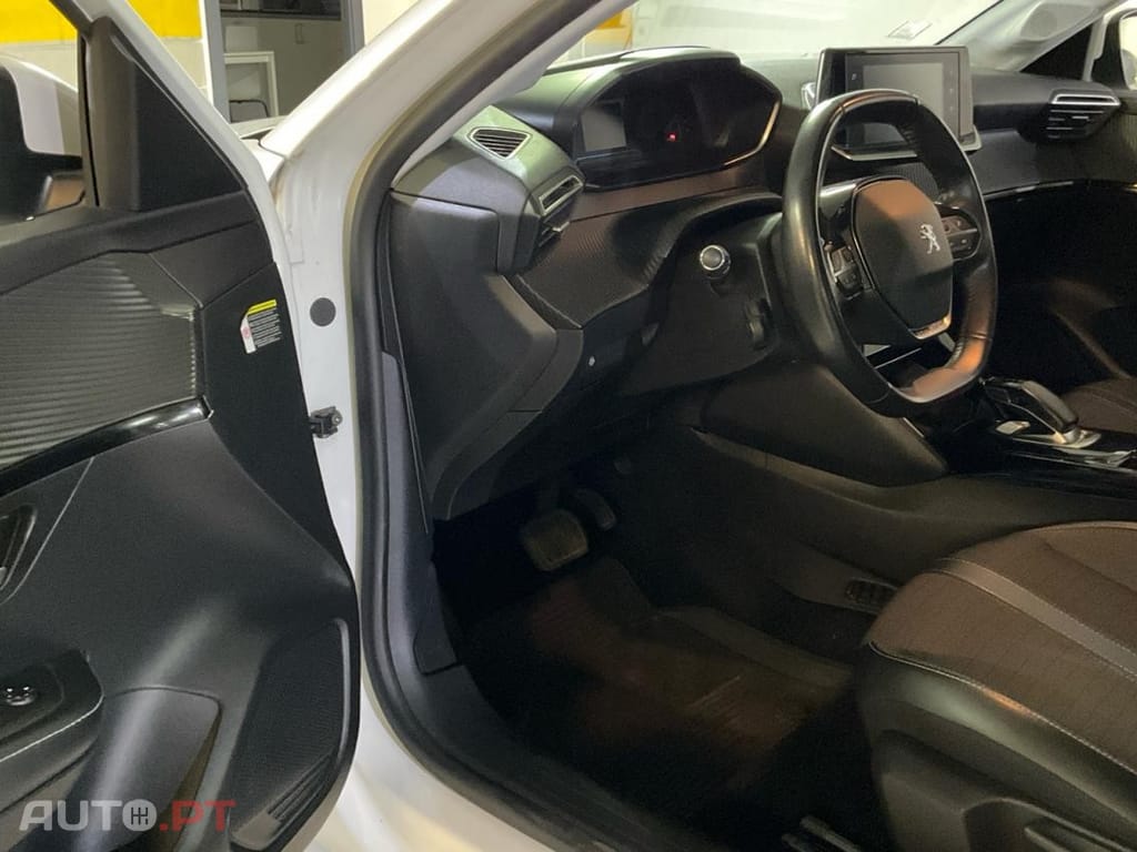 Peugeot E-208 50 kWh Allure