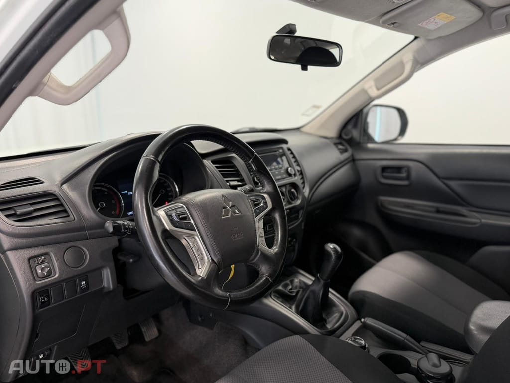 Mitsubishi L200 2.3 DI-D CD Invite 4WD