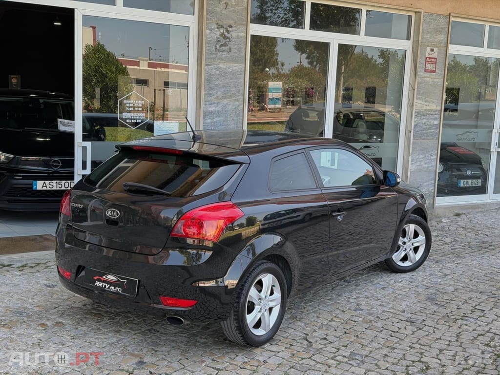 Kia Ceed S Coupé 1.4 CVVT EX ISG