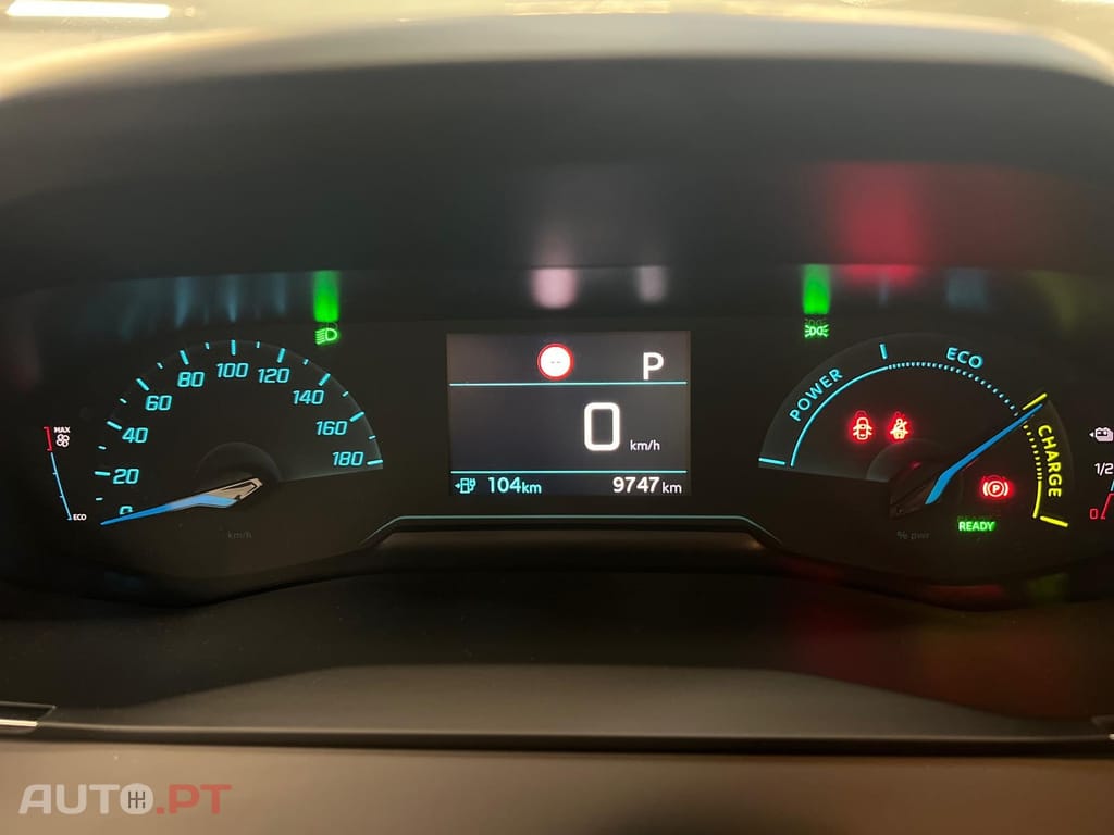 Peugeot E-2008 50 kWh Active Pack