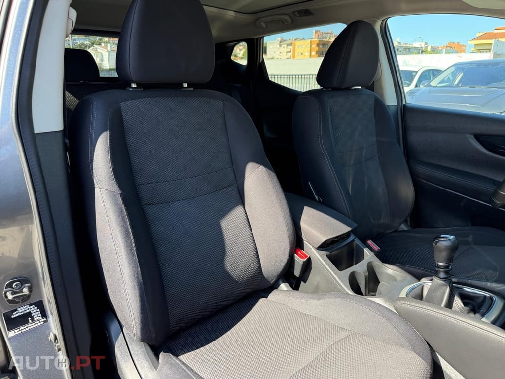 Nissan Qashqai 1.2 DIG-T N-Connecta 18