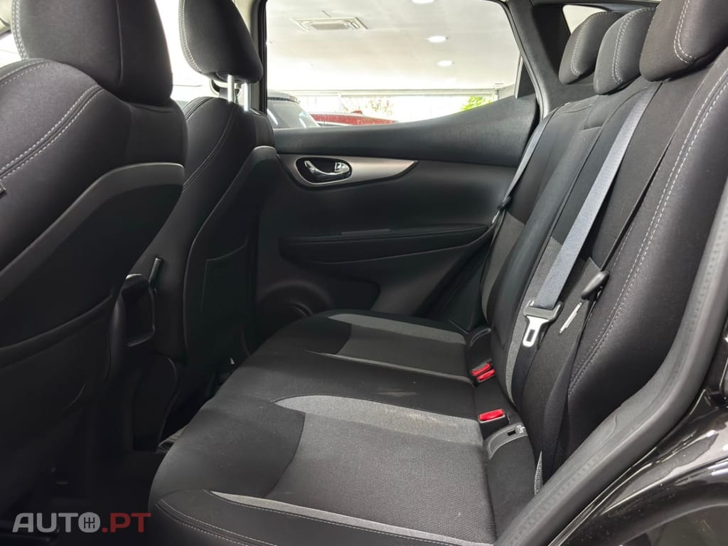 Nissan Qashqai 1.2 DIG-T N-Connecta 18 Xtronic