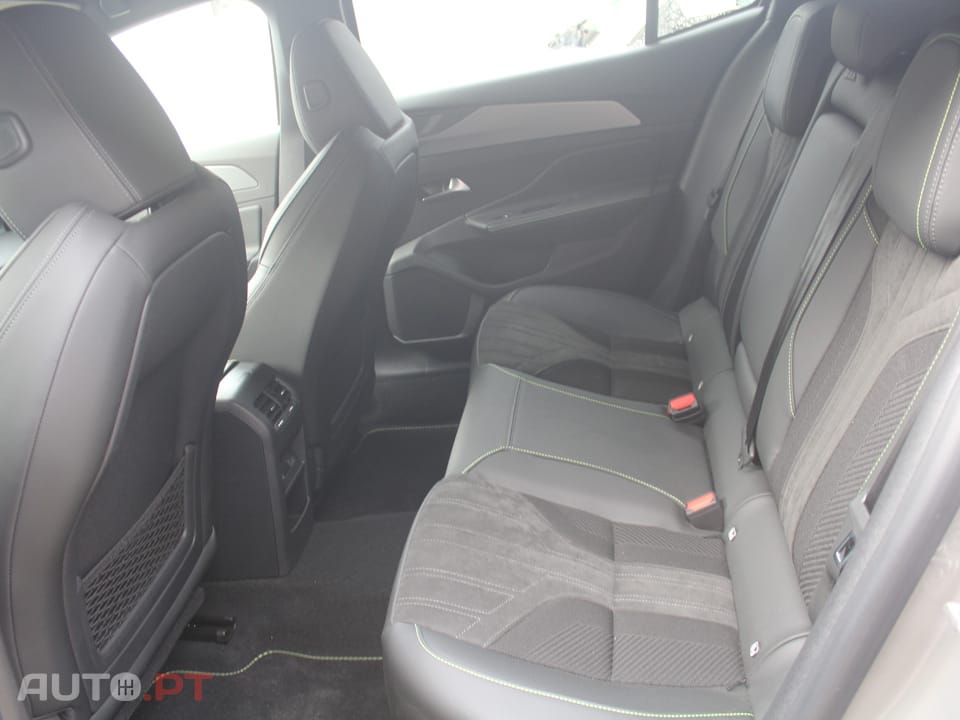 Peugeot 408 GT 58 kWh