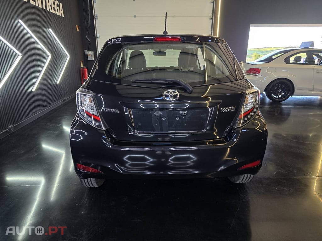 Toyota Yaris 1.3 VVT-i Sol High Pack