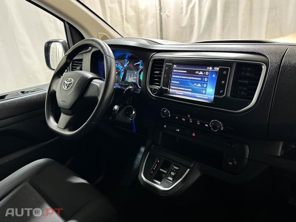 Toyota Proace Eletric 75kWh 136cv Business Line