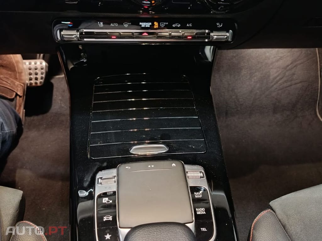 Mercedes-Benz CLA 180 d Shooting Brake AMG Auto