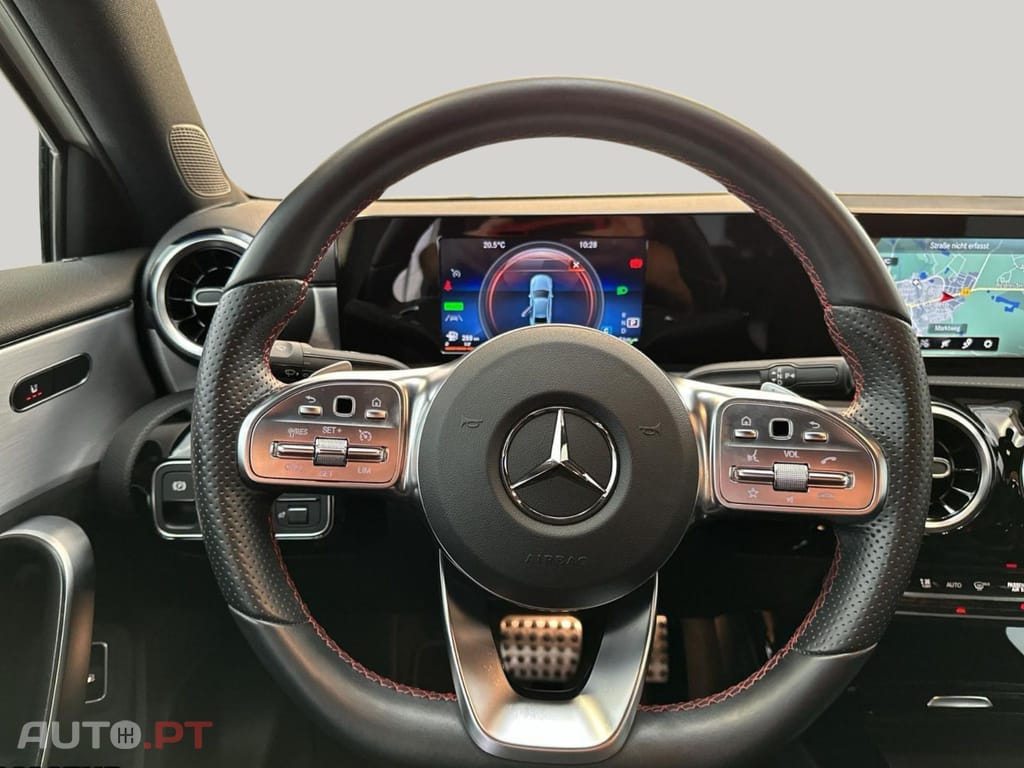 Mercedes-Benz A 250 I.V.A DEDUTIVEL AMG Line