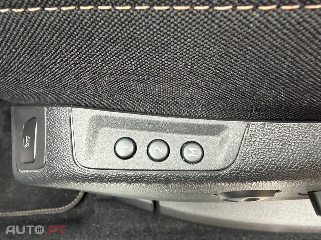 Peugeot 3008 1.2 Puretech EAT8 