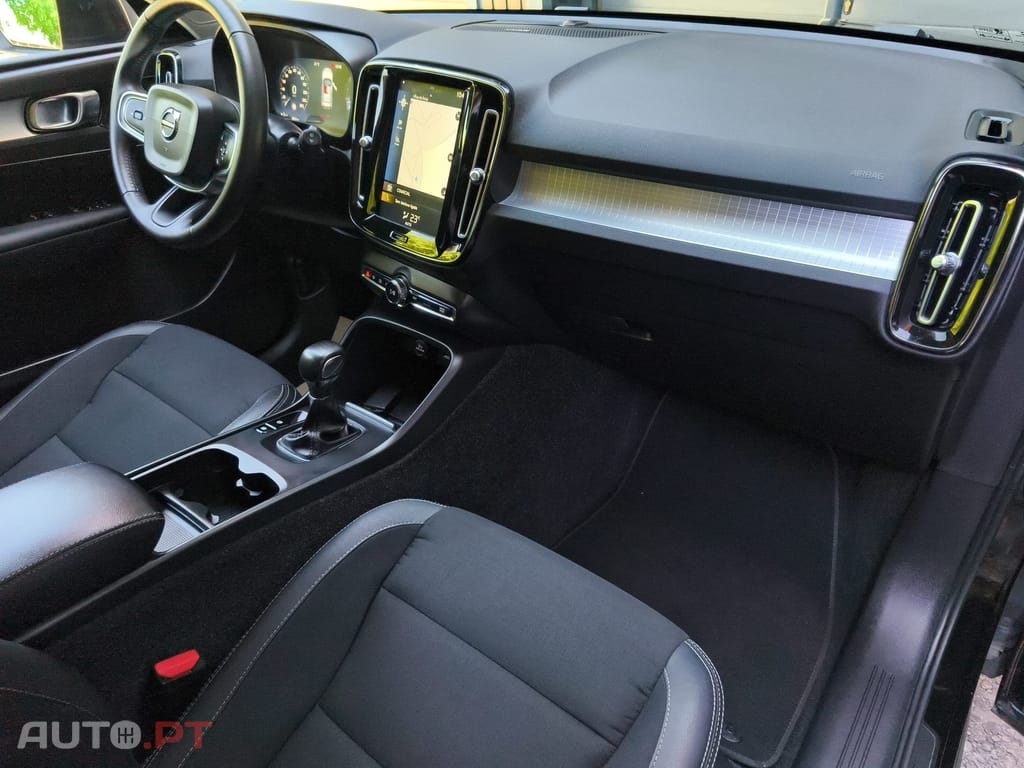 Volvo XC40 2.0 D3 Momentum Plus